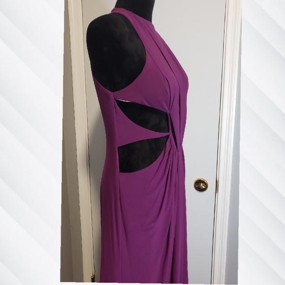 ASPEED Gown - Picture 8 of 14